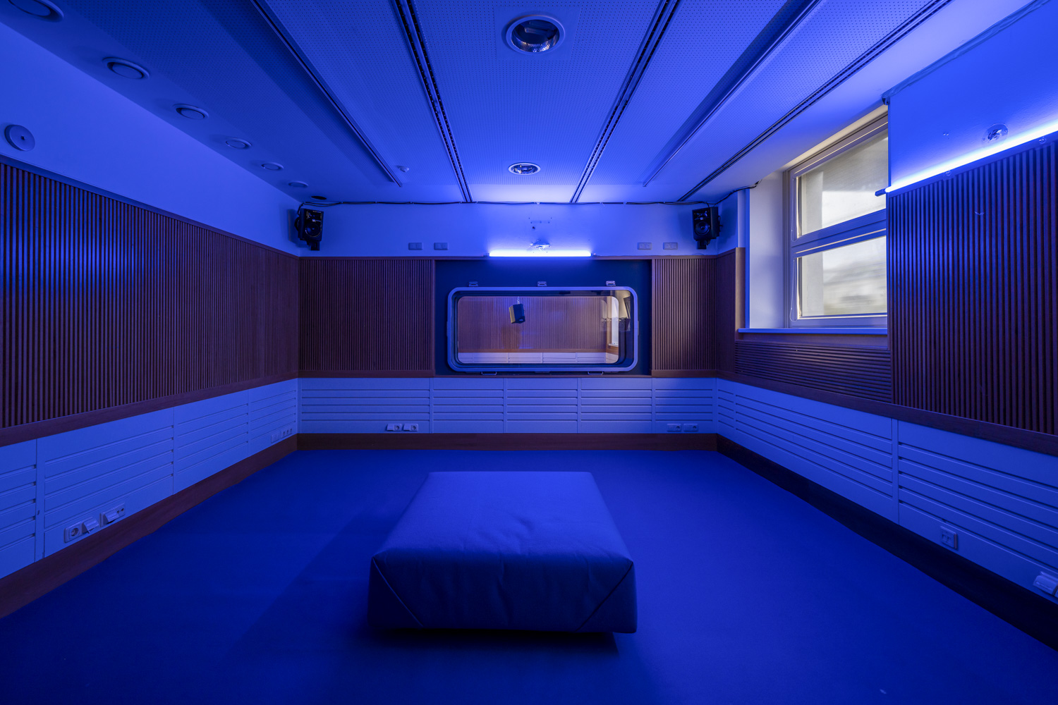 Institute for Postnatural Studies, project: My Body is a temple: TIDAL TONES (hero landscape)
